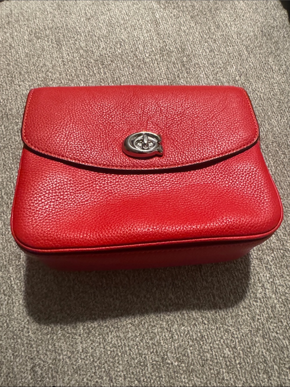 COACH Cassie 19 Heart Strap Crossbody Bag with Turnlock Closure - Picture 2 of 15